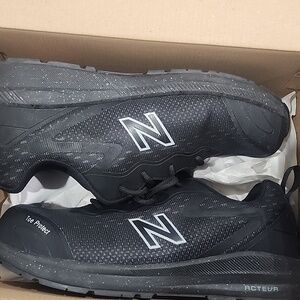 New Balance Men's Black Athletic Shoes